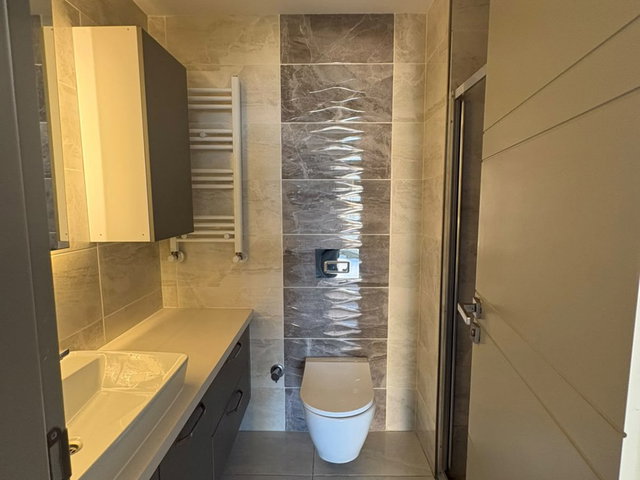 ESENYURT MEYDAN ARDIÇLI SİTESİNDE KİRALIK