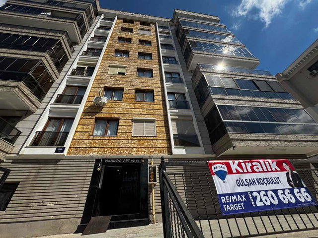 ÇİĞLİ ESENTEPE’DE 120M2 3+1 EBEVEYN BANYOLU  DOĞALGAZLI  CAM BALKONLU KİRALIK DAİRE