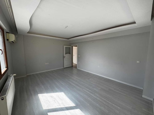 ÇİĞLİ ESENTEPE’DE 120M2 3+1 EBEVEYN BANYOLU  DOĞALGAZLI  CAM BALKONLU KİRALIK DAİRE