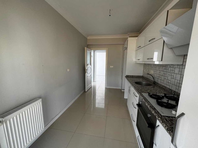 ÇİĞLİ ESENTEPE’DE 120M2 3+1 EBEVEYN BANYOLU  DOĞALGAZLI  CAM BALKONLU KİRALIK DAİRE