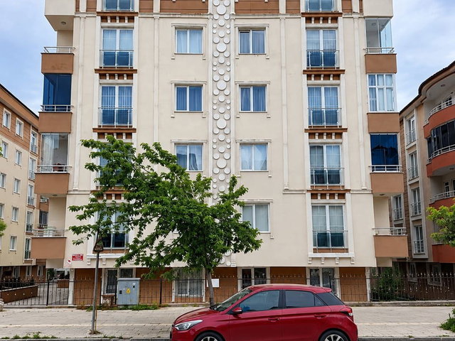 REMAX ARTIS'DEN ETÜ YOLU'NDA SATILIK 3+1 DAIRE