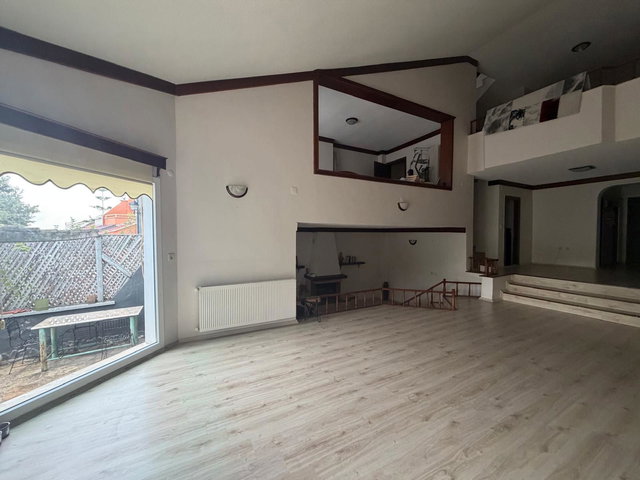 REMAX PALM'DEN VADİKENT SİT.'DE 5+1 TRİPLEKS SATILIK VİLLA