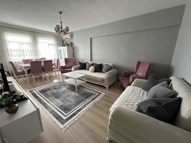CUMHURİYET MAHALLESİNDE 2+1 SATILIK DAİRE