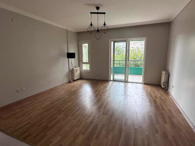 ATAŞEHIR MERCAN SITESI...1+1 BALKONLU....