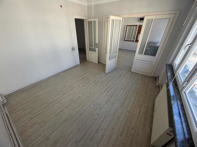 FATİH KEMALPAŞA OTELLER BÖLGESİNDE GENİŞ 2+1 KİRALIK DAİRE