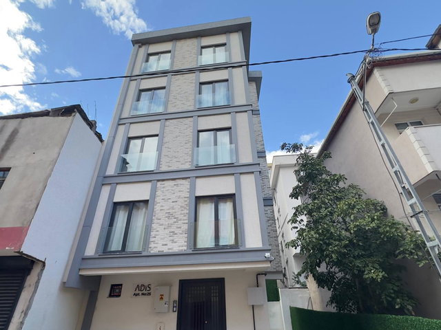 İÇERENKÖY'DE EŞYALI SIFIR 1+1 DAİRE