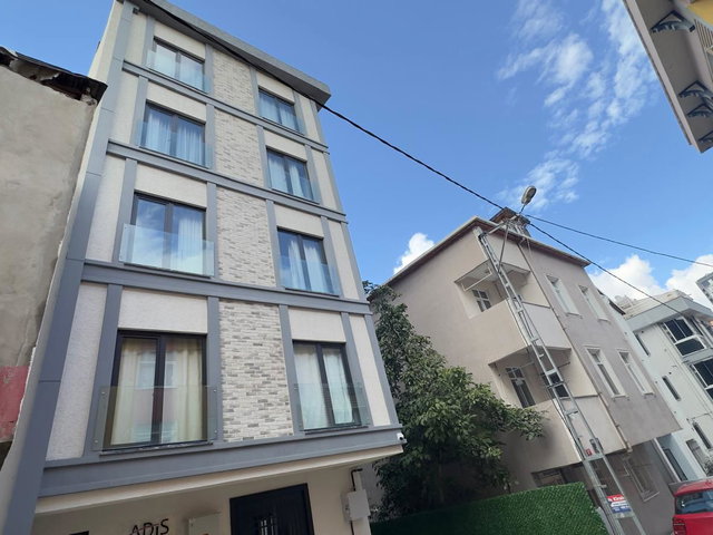 İÇERENKÖY'DE EŞYALI SIFIR 1+1 DAİRE