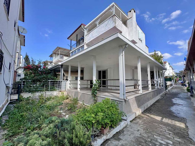 KUŞADASI KARAOVA’DA DENİZE SIFIR EGE VENÜS SİTESİNDE 3+1 SÜREKLİ KİRALIK VİLLA