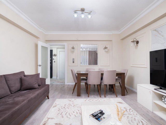 REMAX AREA DAN BALAT TA SATILIK ARAKAT 3+1 İÇI YAPILI KÖŞE DAIRE