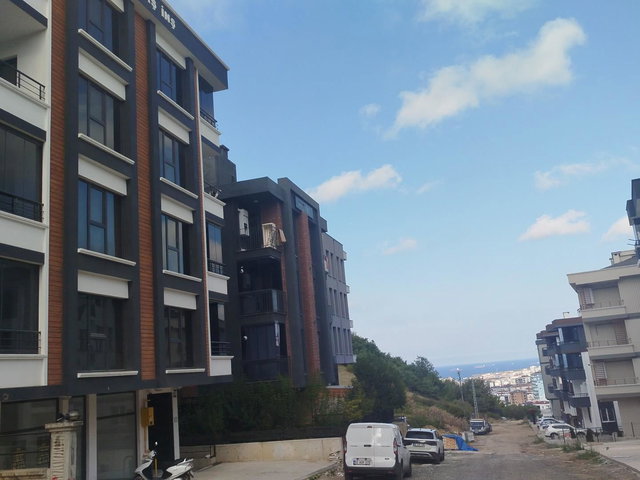 ATAKUM BALAÇ’TA 1+1 BALKONLU, KOMBİLİ SATILIK DAİRE