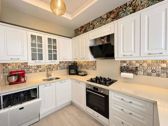 BAŞISKELE ZERAY GÜNEŞI SITESI 3+1 BAHÇE DUBLEKS KIRALIK DAIRE