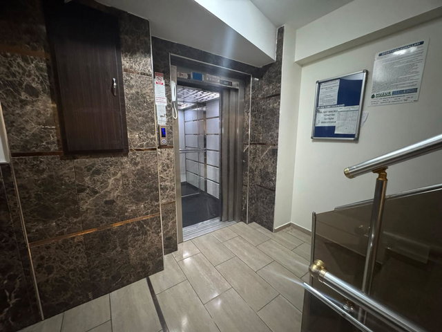 RE/MAX DIA'DAN SEMERKANT'TA 1+1 ARA KAT KIRALIK DAIRE