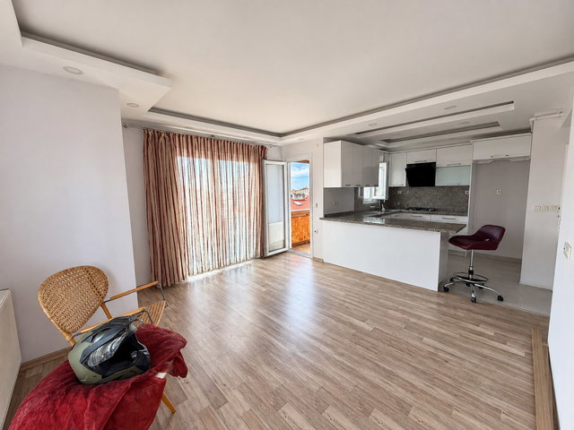 MALTEPE CEVİZLİ'DE OTOPARKLI ASANSÖRLÜ BİNADA 2+1 KİRALIK DAİRE