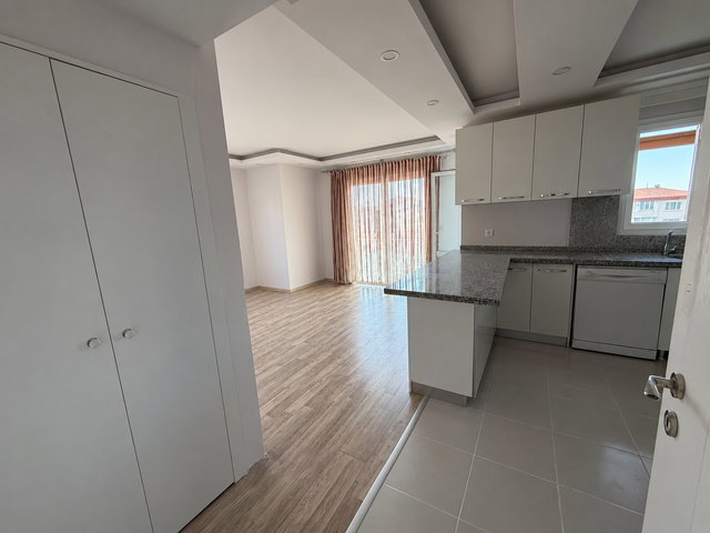 MALTEPE CEVİZLİ'DE OTOPARKLI ASANSÖRLÜ BİNADA 2+1 KİRALIK DAİRE