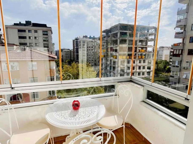 KOZYATAĞI KOCAYOL CADDESİNDE SATILIK 3+1 DAİRE