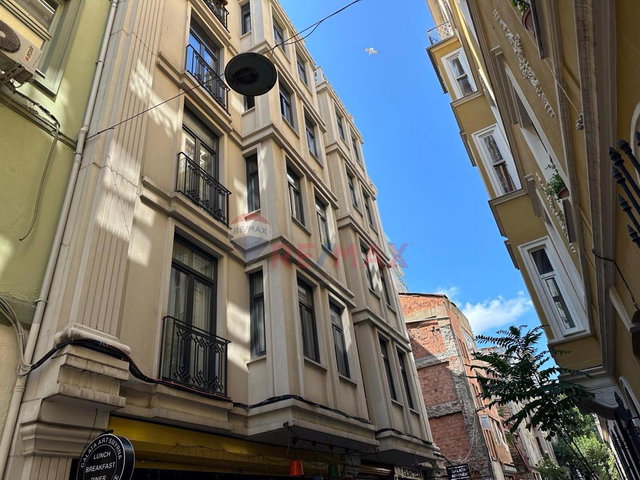 GRİMALDİ REZİDENCE GALATA 1+1 TERASLI-GENÇ BİNA-KAPALI OTOPARK