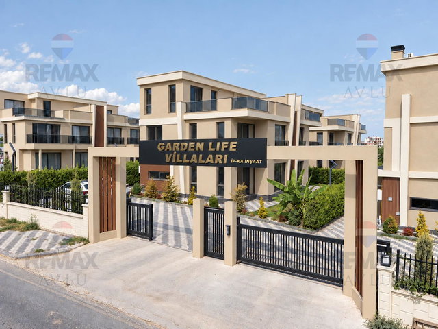 REMAX AVLU’DAN MEZİTLİ KUYULUK’TA 5+1 TRİPLEKS VİLLA