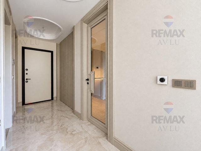 REMAX AVLU’DAN MEZİTLİ KUYULUK’TA 5+1 TRİPLEKS VİLLA