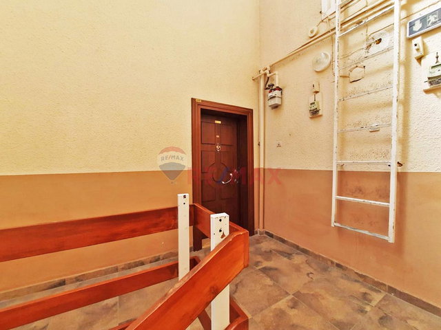 FARABİ GALİP DEDE SOKAKTA TEMİZ BAKIMLI 3+1 DAİRE