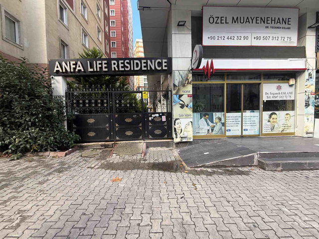 ANFA LİFE SİTESİNDE CADDEYE CEPHE METROBÜSE YAKIN SATILIK 2+1 DAİRE