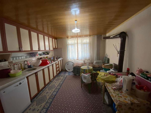 TORBALI KARAKUYUDA SATILIK 3 DAIRELI MÜSTAKIL EV