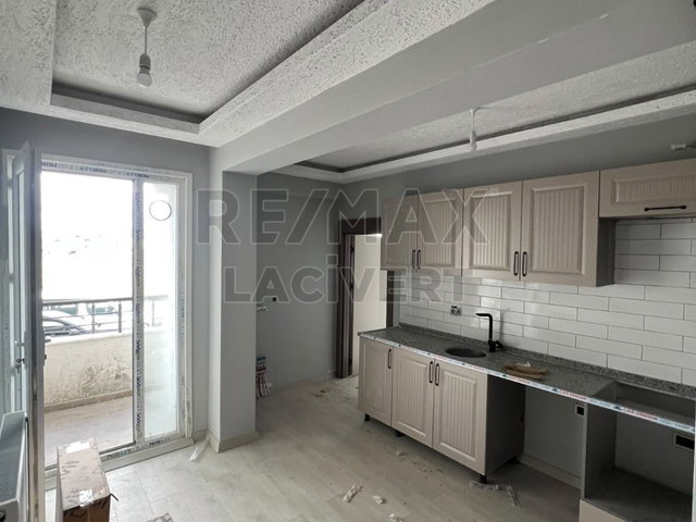 RE/MAX LACIVERT'TEN DADAŞKENT'TE KIRALIK 1+1 DAIRE