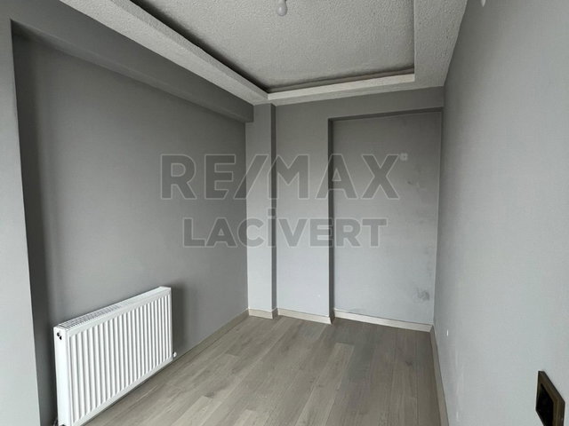 RE/MAX LACIVERT'TEN DADAŞKENT'TE KIRALIK 1+1 DAIRE