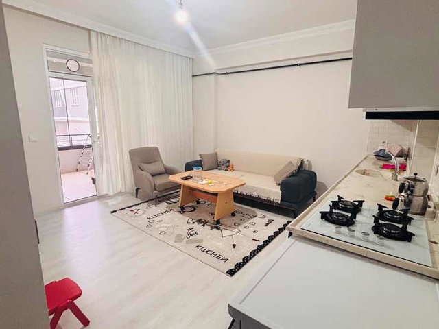 REMAX DEM'DEN CUMHURIYET MAH.CADDE ÜZERİ KİRACILI SATILIK 1+1 DAİRE