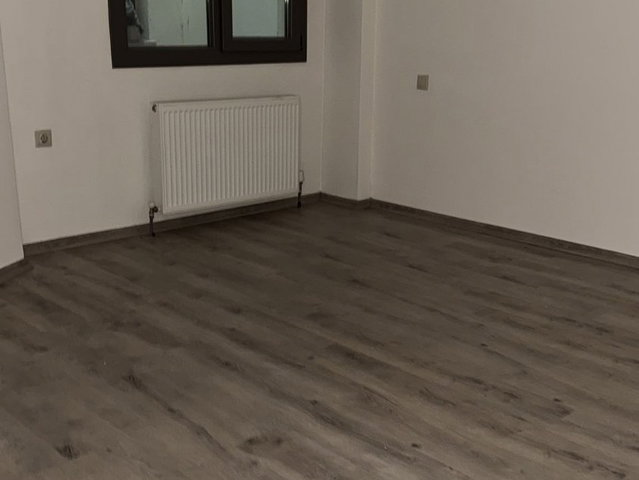 MURADIYE'DE TEMIZ 1+1 BALKONU GENIŞ SIĞINAKLI EV