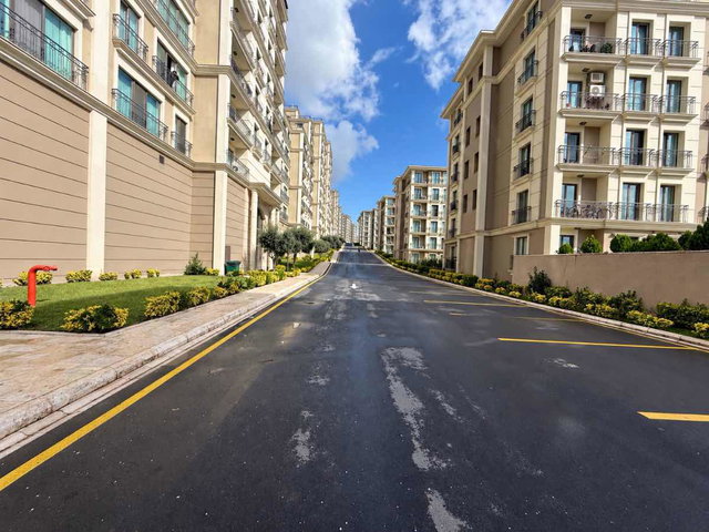 DENİZ İSTANBULDA FULL DENİZ MANZARALI SATILIK 1+1 BOŞ DAİRE