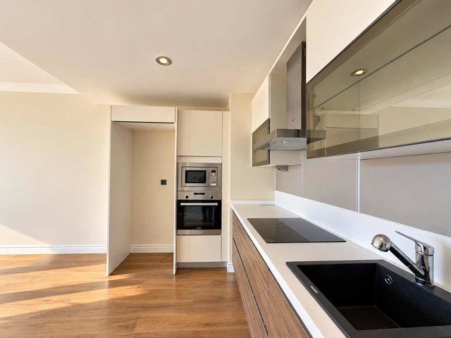DENİZ İSTANBULDA FULL DENİZ MANZARALI SATILIK 1+1 BOŞ DAİRE