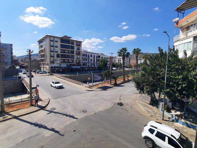SÖKE’DE MERKEZİ KONUMDA, ÖNÜ AÇIK VE AYDINLIK 3+1 SATILIK DAİRE