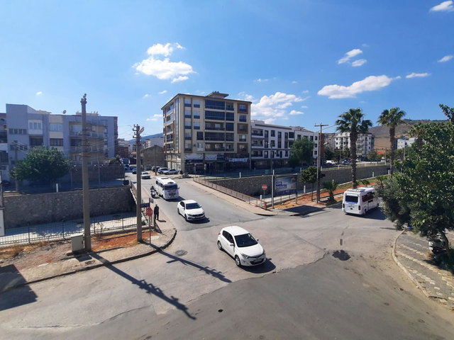 SÖKE’DE MERKEZİ KONUMDA, ÖNÜ AÇIK VE AYDINLIK 3+1 SATILIK DAİRE
