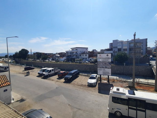 SÖKE’DE MERKEZİ KONUMDA, ÖNÜ AÇIK VE AYDINLIK 3+1 SATILIK DAİRE