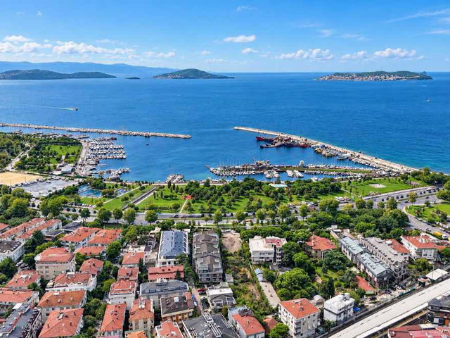 KÜÇÜKYALI SAHİLDE ELİT SİTEDE 170M2.BAHÇE DUBLEXİ YALI DAİRESİ