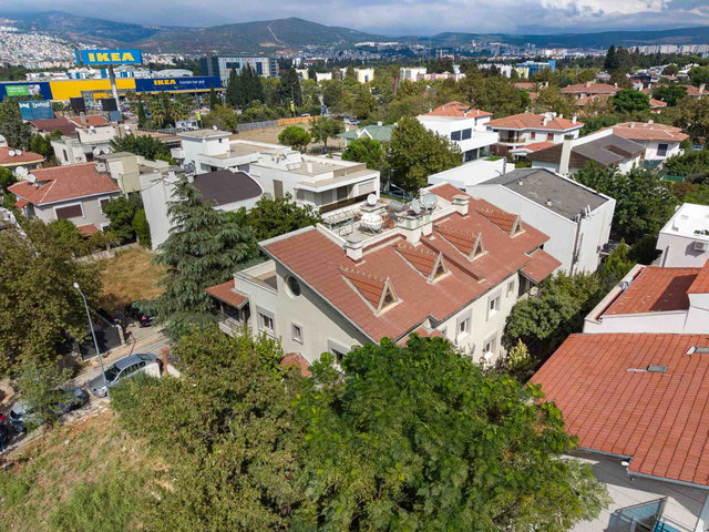 FORUM BORNOVA KARŞINDA NET KULLANIM ALANI 774M² 4 KATLI SATILIK İKIZ VILLA (FOURLEKS)