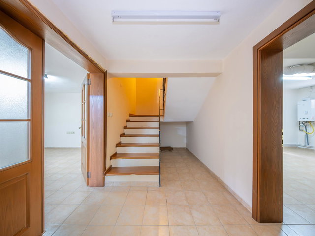 FORUM BORNOVA KARŞINDA NET KULLANIM ALANI 774M² 4 KATLI SATILIK İKIZ VILLA (FOURLEKS)