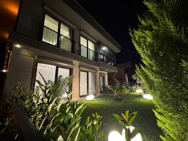 TEKİRDAĞ ÇORLU YENİCE LÜKS DENİZ MANZARALI 5+1 VİLLA