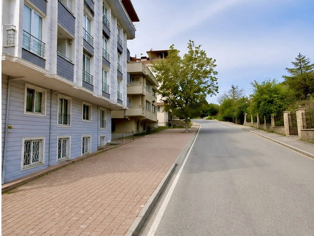 ÇEKMEKÖY MERKEZ MAH KEÇİAĞILI CADDESİNDE SATILIK 2+1 DAİRE