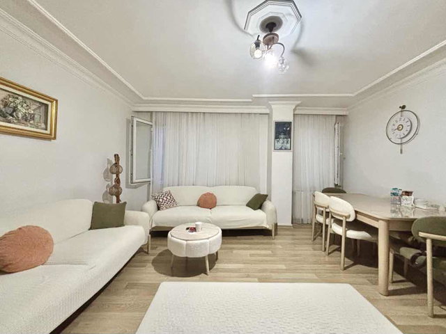 ÇEKMEKÖY MERKEZ MAH KEÇİAĞILI CADDESİNDE SATILIK 2+1 DAİRE