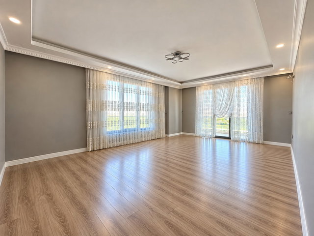 SULTANGAZİ ESKİ HABİPLER SAFRAN EVLERİ’NDE 3+1 | 135 M² | 2 BANYO | 7. KAT | BOŞ
