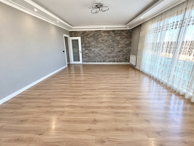 SULTANGAZİ ESKİ HABİPLER SAFRAN EVLERİ’NDE 3+1 | 135 M² | 2 BANYO | 7. KAT | BOŞ