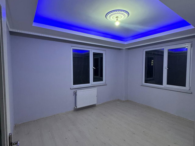 BEYLİKDÜZÜ YAKUPLU'DA YÜKSEK GİRİŞ 2+1 DAİRE