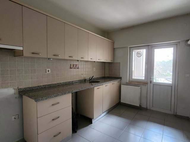 KOZYATAĞI BAYAR 7/24 GÜVENLİKLİ SİTE METROYA 300 MT 3 ODA 1SALON
