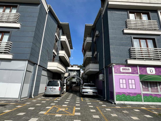 KARTEPE FSM'DE SİTE İÇİ KİRALIK 3+1 GENİŞ ARAKAT DÜZ DAİRE