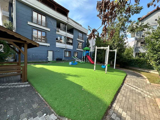 KARTEPE FSM'DE SİTE İÇİ KİRALIK 3+1 GENİŞ ARAKAT DÜZ DAİRE