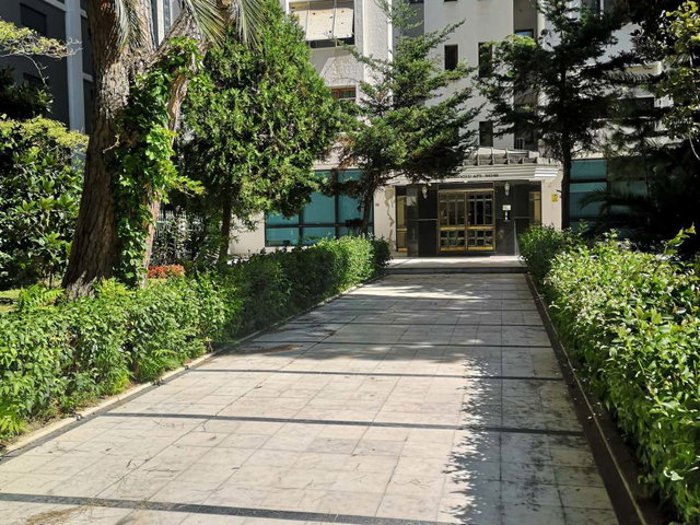 KADIKÖY ERENKÖY’ ETHEMEFENDİ CADDESİNDE  5+1 | 250 M² NET | BALKONLU