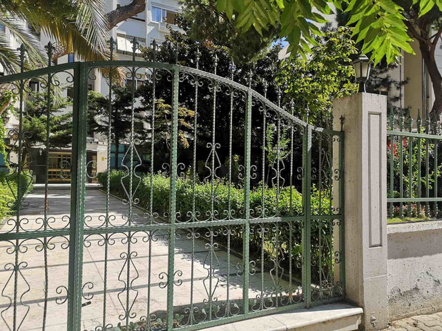 KADIKÖY ERENKÖY’ ETHEMEFENDİ CADDESİNDE  5+1 | 250 M² NET | BALKONLU