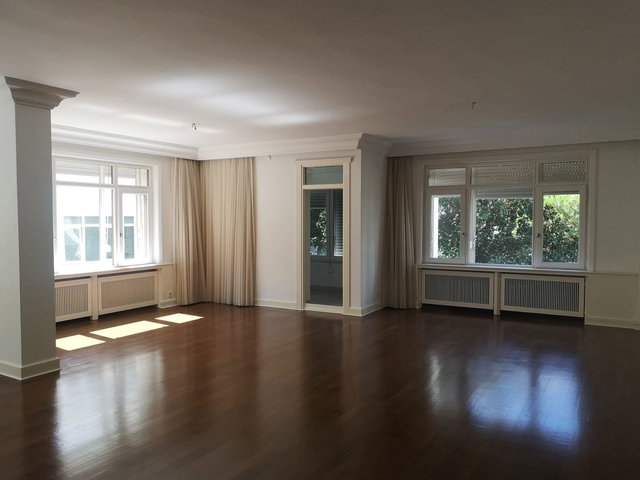 KADIKÖY ERENKÖY’ ETHEMEFENDİ CADDESİNDE  5+1 | 250 M² NET | BALKONLU