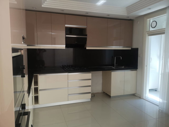 KADIKÖY ERENKÖY’ ETHEMEFENDİ CADDESİNDE  5+1 | 250 M² NET | BALKONLU